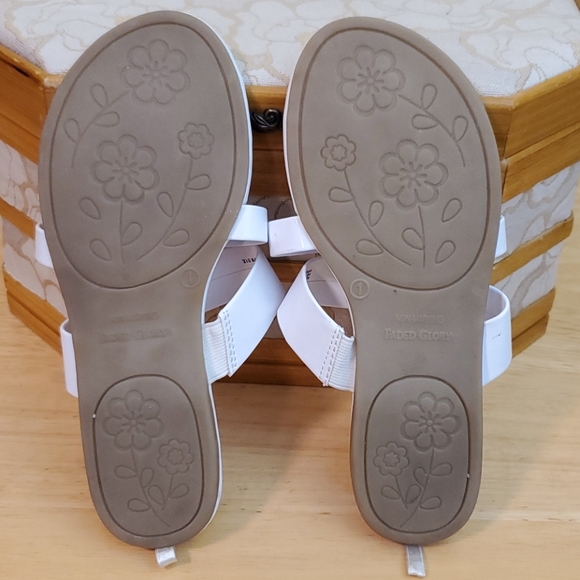 Faded Glory Flip Flop Sandals - Picture 4 of 7